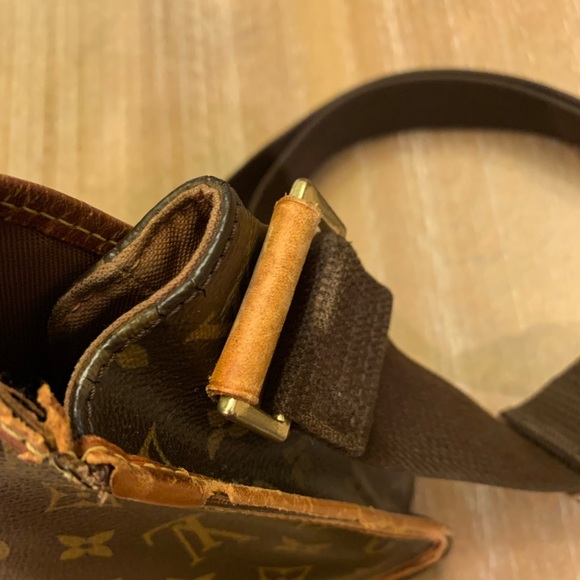 Authentic Louis Vuitton Brown Monogram Messenger Bag - Picture 9 of 16